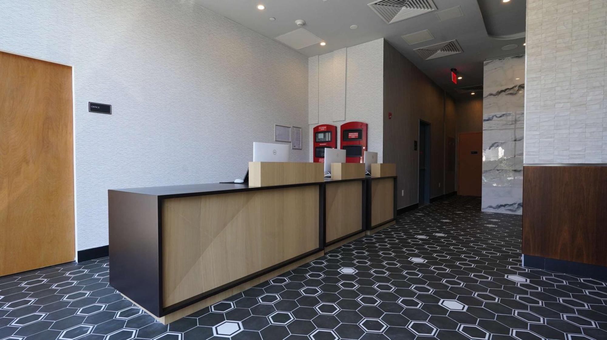 Doubletree By Hilton Long Island City, Ny Нью-Йорк Экстерьер фото