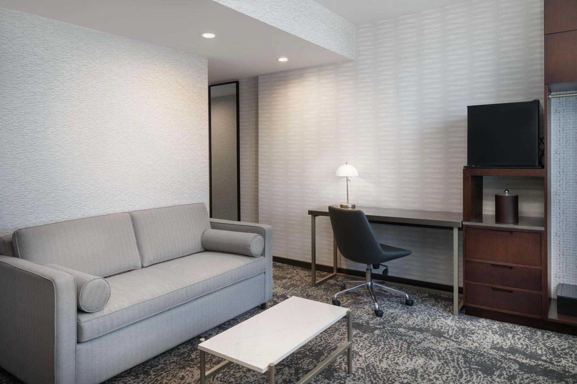 Doubletree By Hilton Long Island City, Ny Нью-Йорк Экстерьер фото