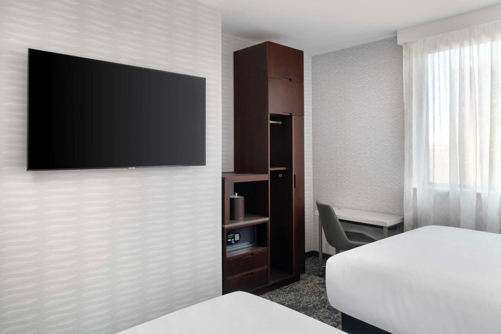 Doubletree By Hilton Long Island City, Ny Нью-Йорк Экстерьер фото