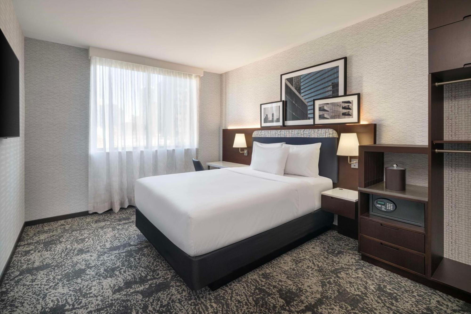 Doubletree By Hilton Long Island City, Ny Нью-Йорк Экстерьер фото